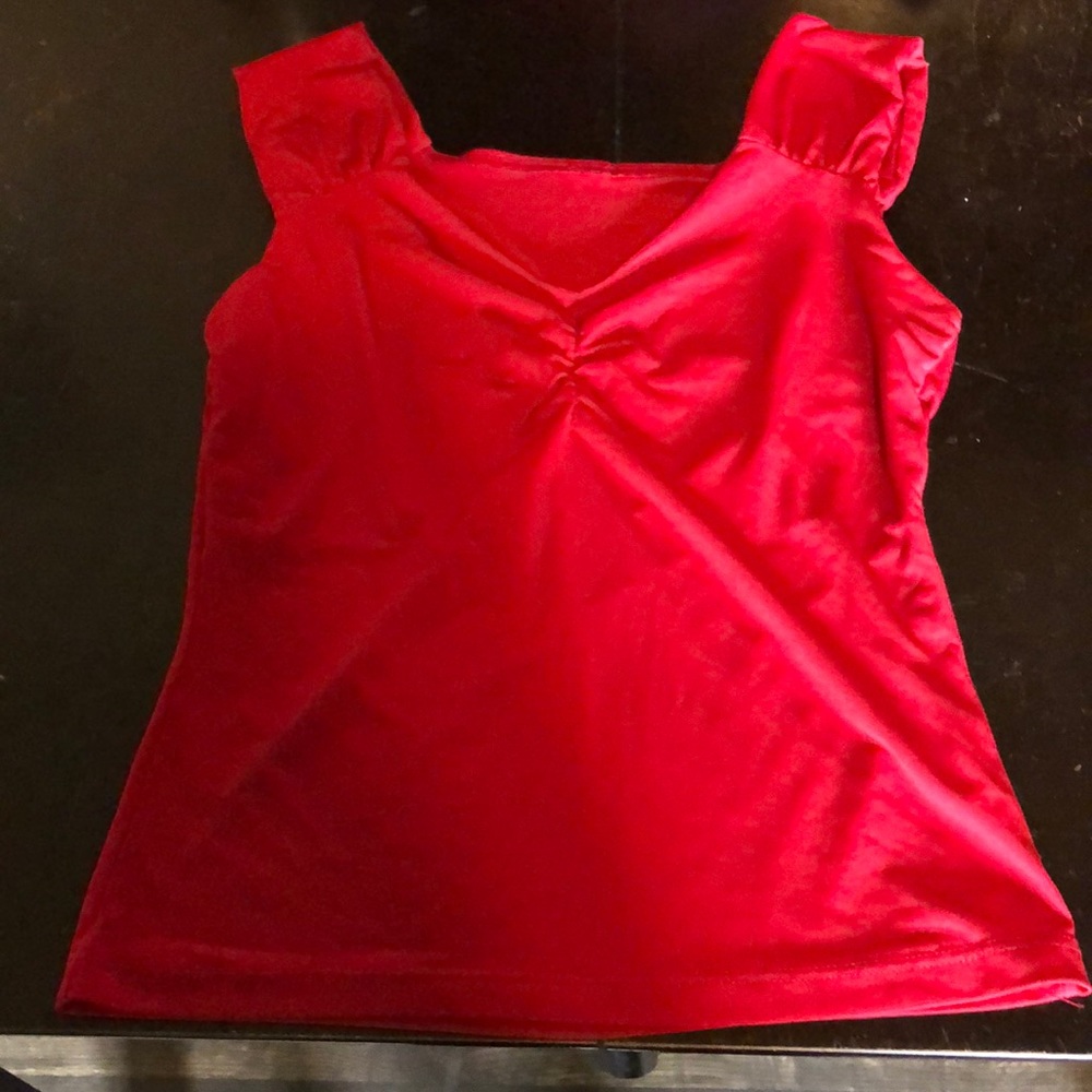 Women’s red top